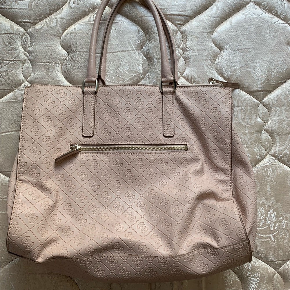 Guess tote